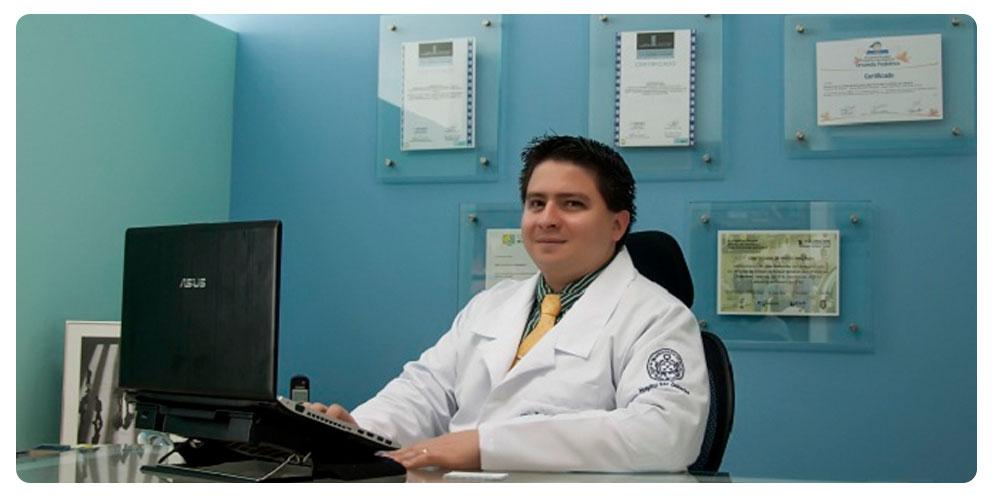 FORMACIÓN Y EXPERIENCIA
